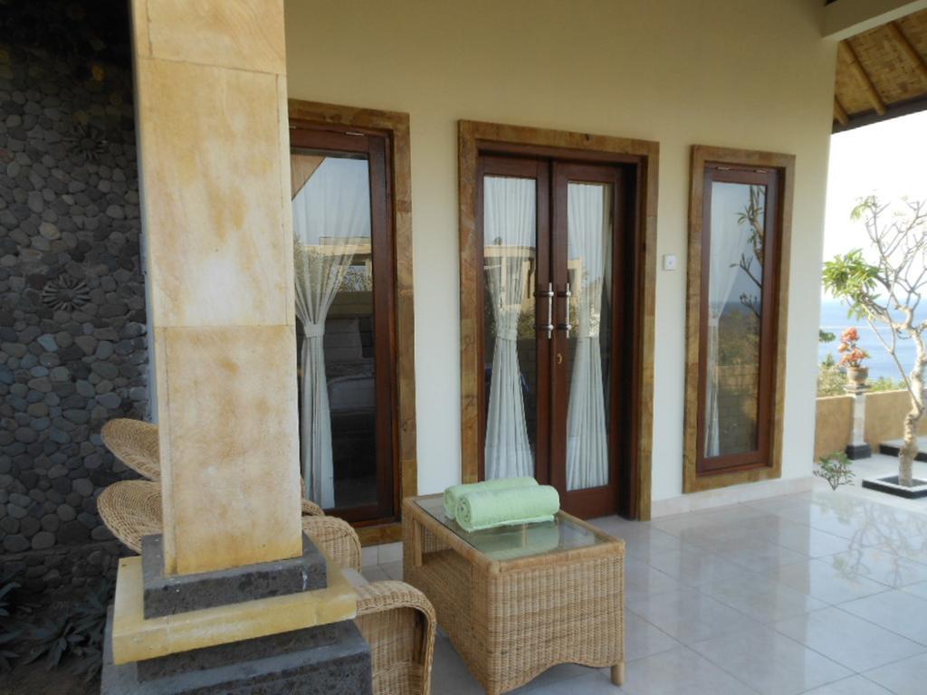 Barong Cafe Bungalow And Restaurant Amed  Exterior photo