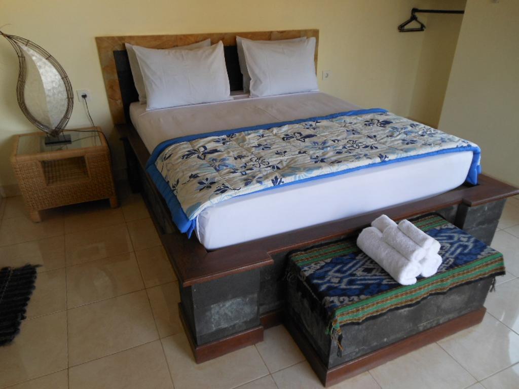 Barong Cafe Bungalow And Restaurant Amed  Room photo