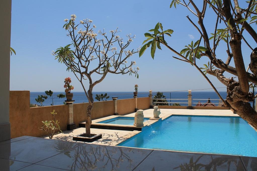 Barong Cafe Bungalow And Restaurant Amed  Exterior photo
