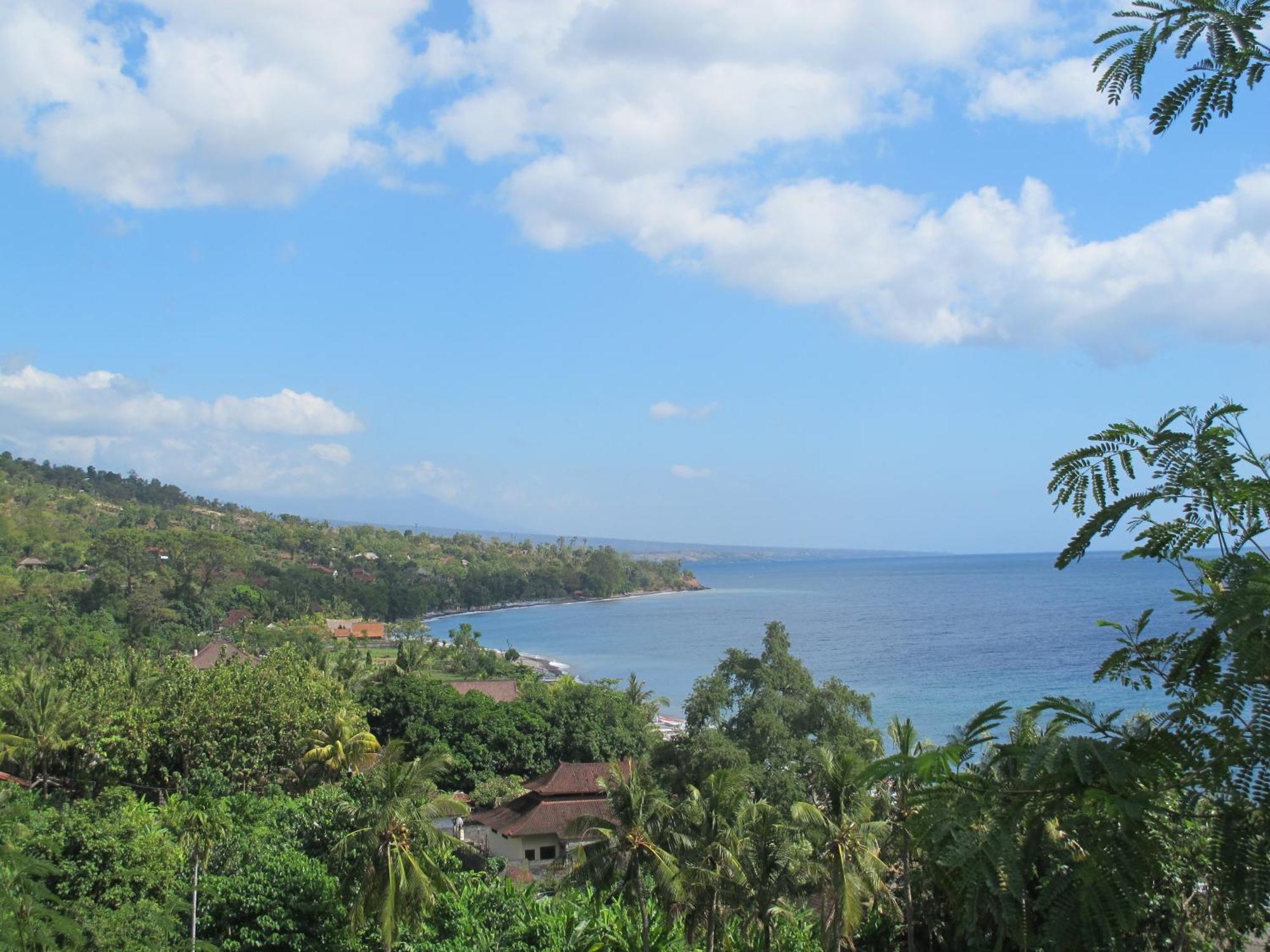Barong Cafe Bungalow And Restaurant Amed  Exterior photo