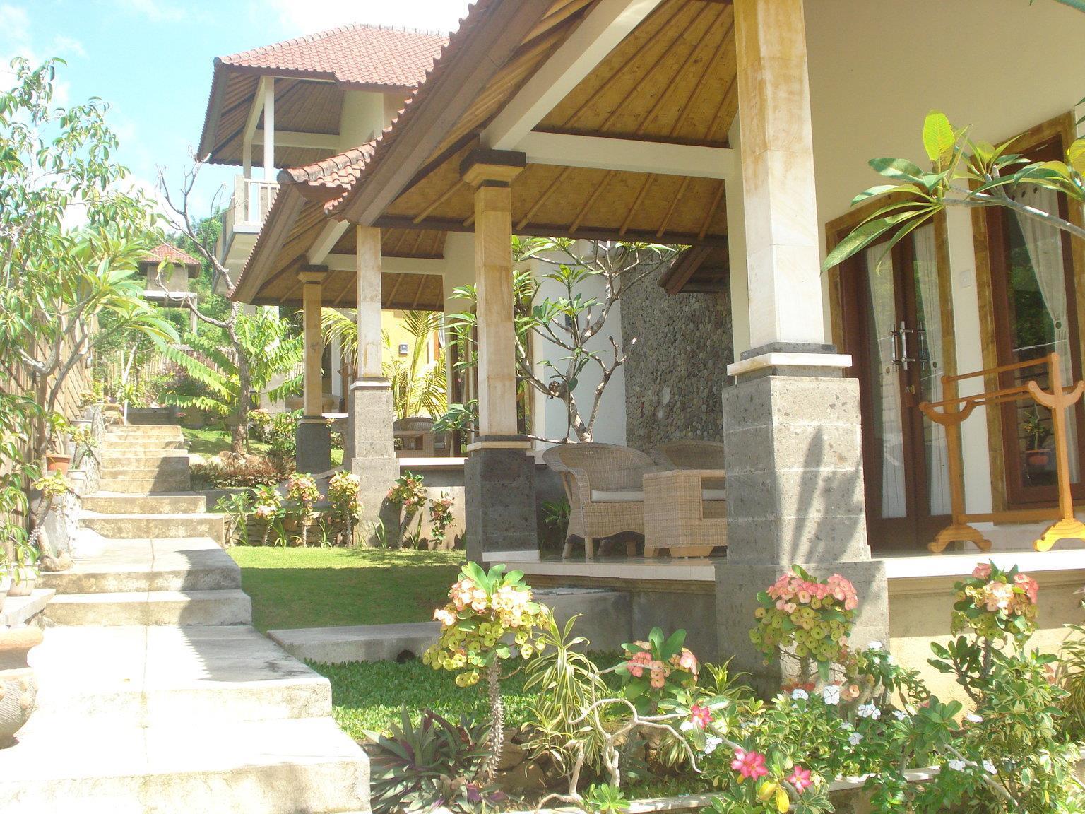 Barong Cafe Bungalow And Restaurant Amed  Exterior photo
