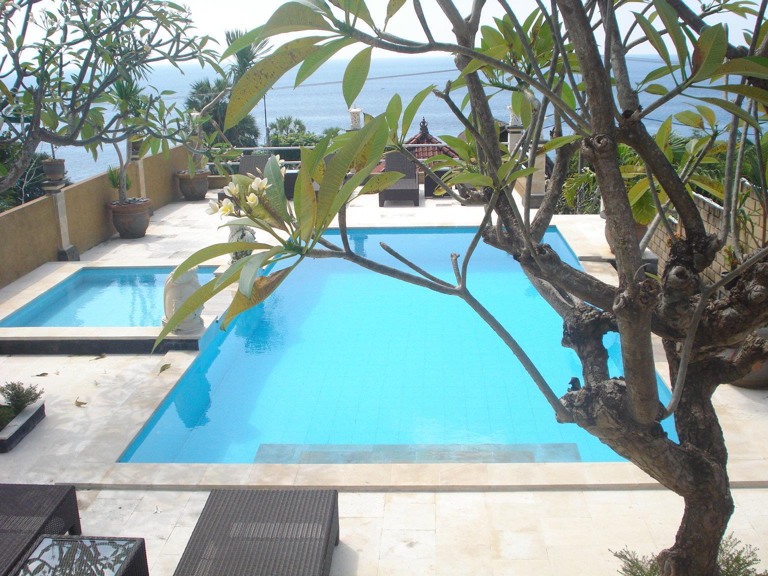 Barong Cafe Bungalow And Restaurant Amed  Exterior photo